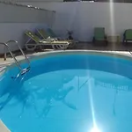 Luxurious In With Pool וילה