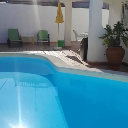 Luxurious In With Pool 别墅 *